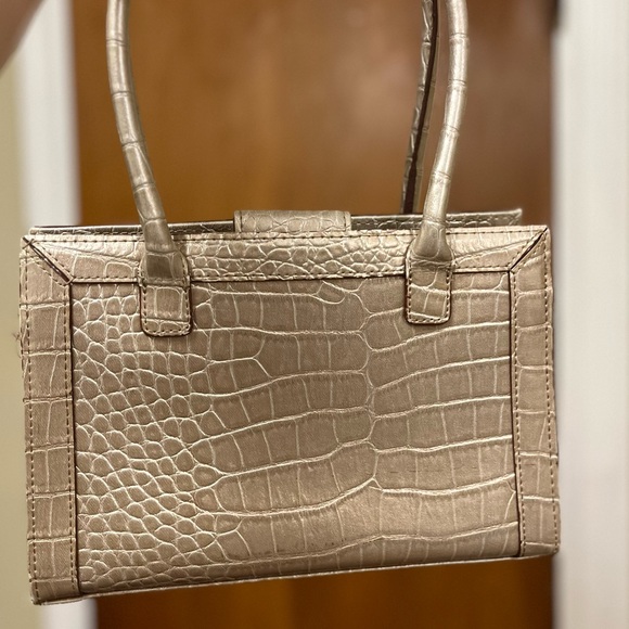 LIZ Claiborne Gold  faux croc shoulder bag - Picture 6 of 10